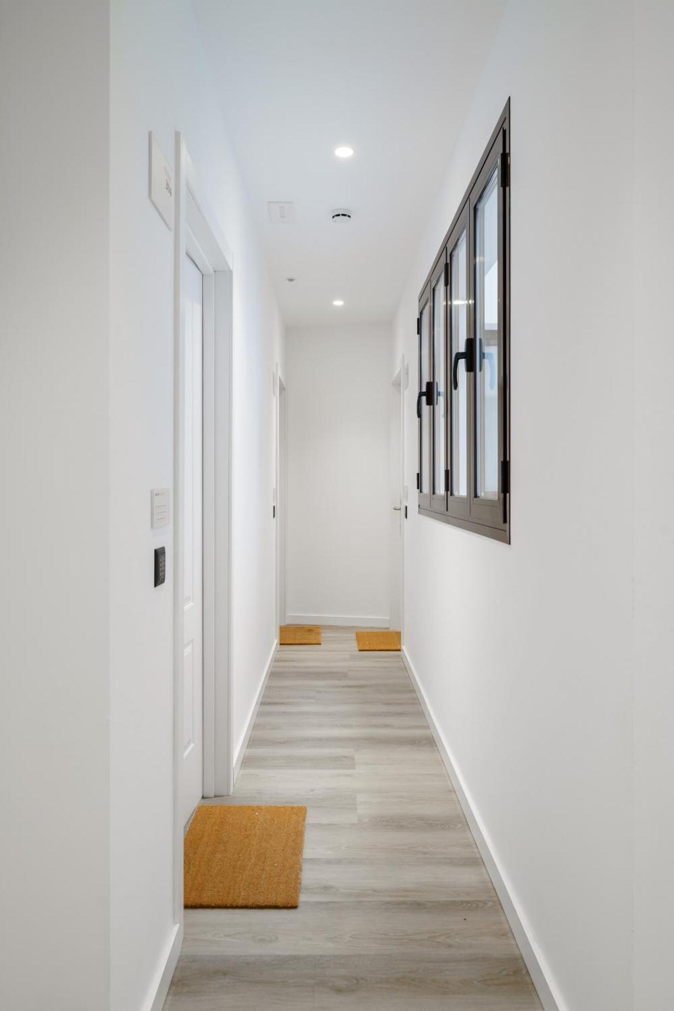 Limehome Malaga Calle Victoria Exteriör bild