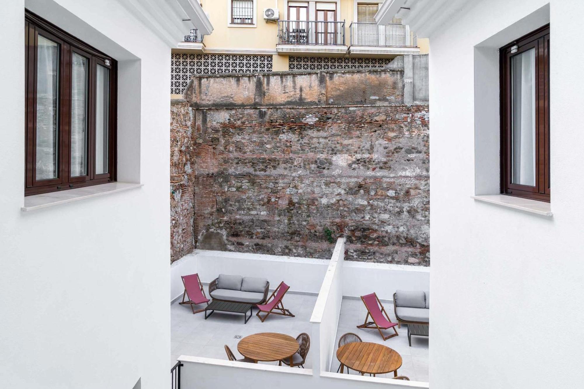 Limehome Malaga Calle Victoria Exteriör bild