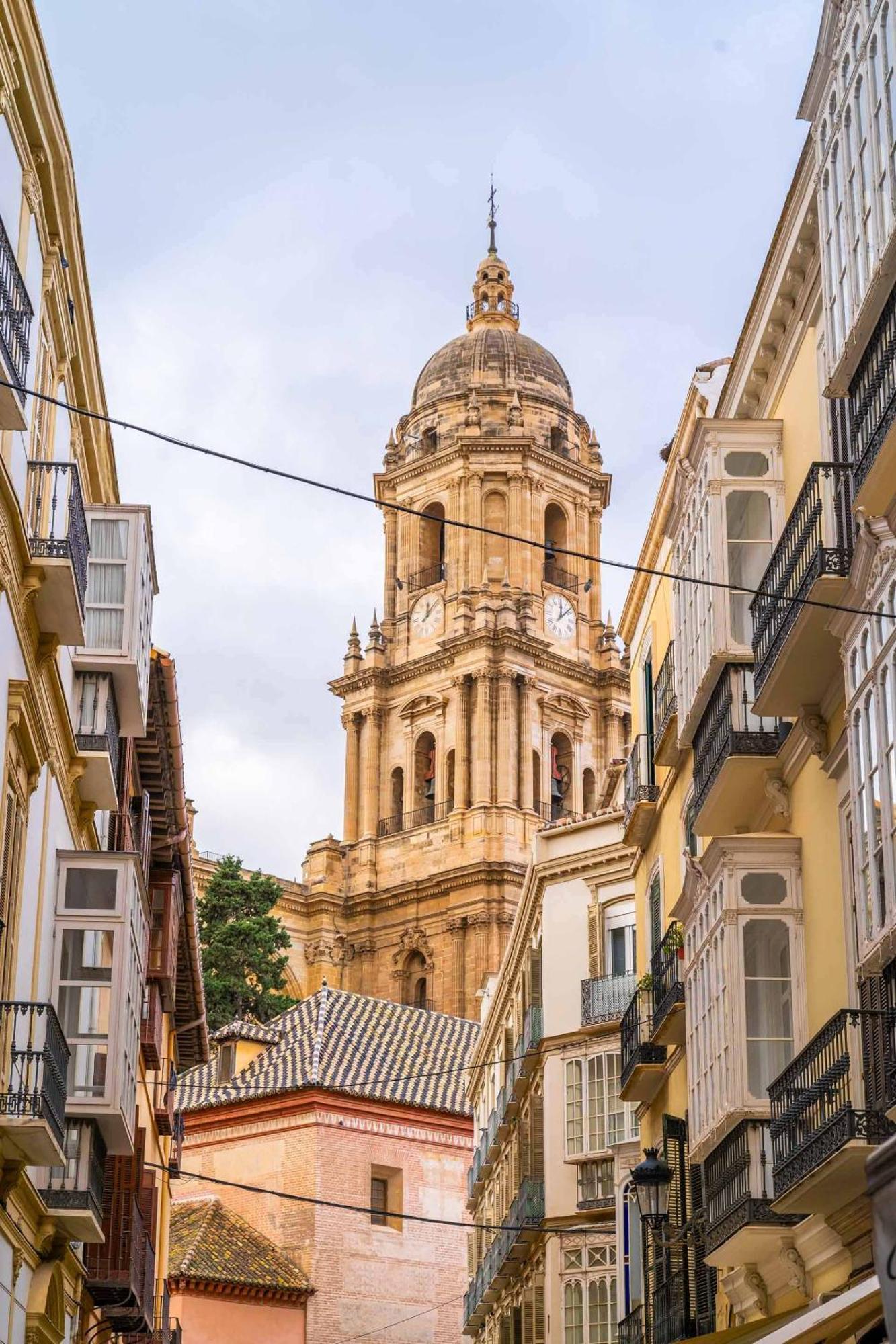 Limehome Malaga Calle Victoria Exteriör bild