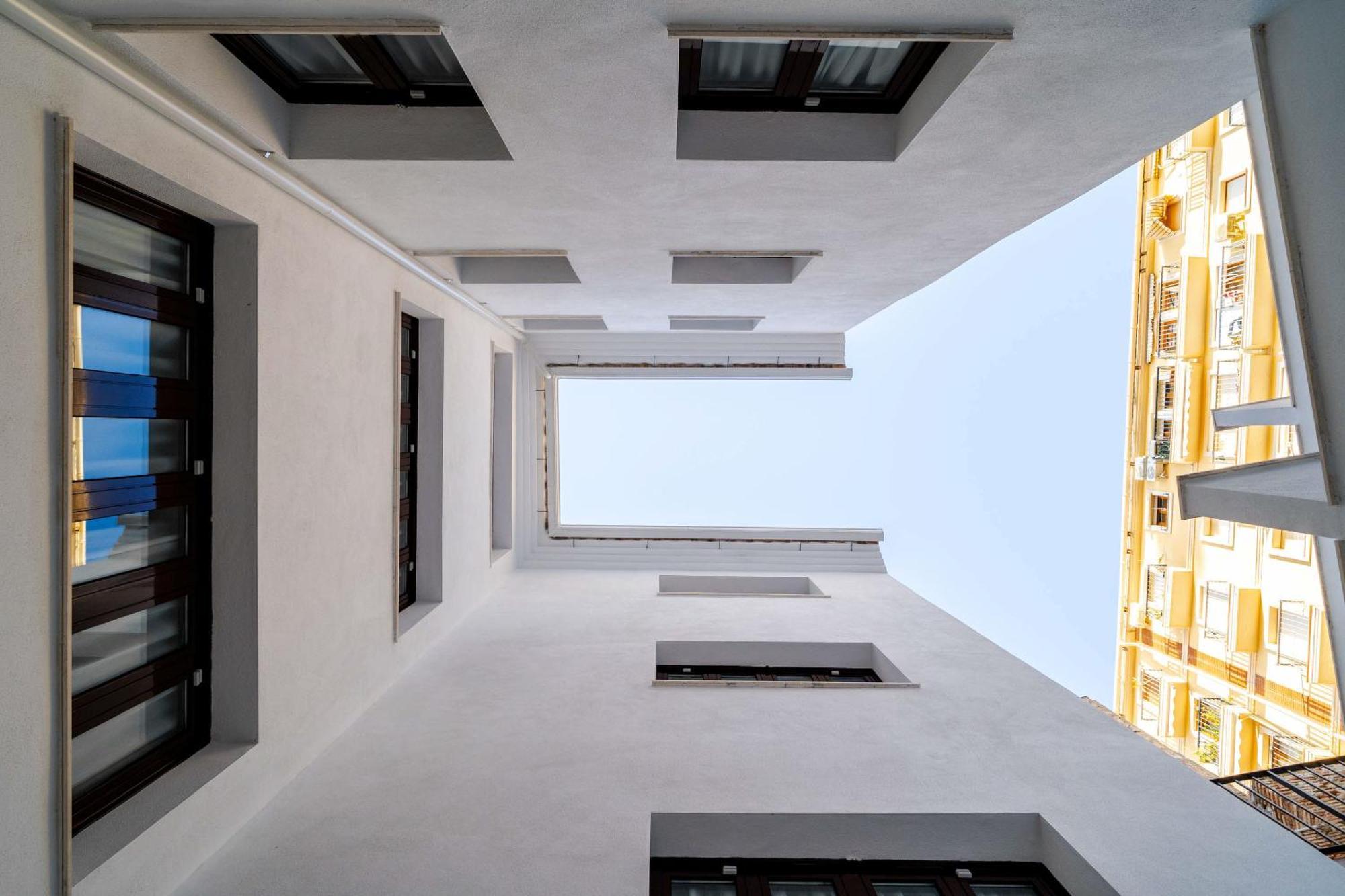 Limehome Malaga Calle Victoria Exteriör bild