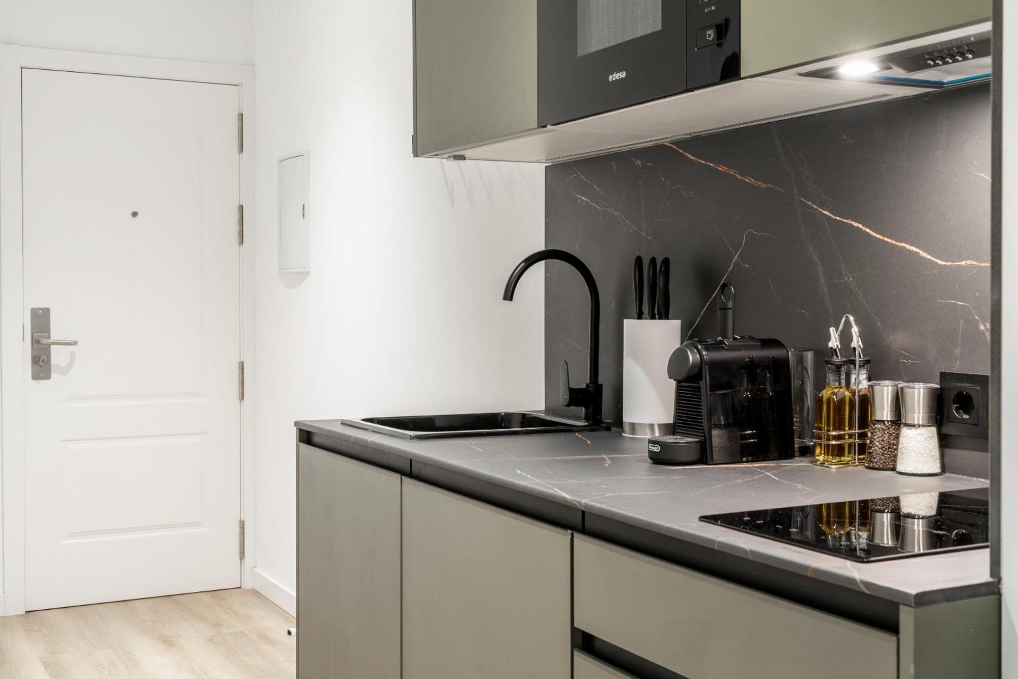 Limehome Malaga Calle Victoria Rum bild