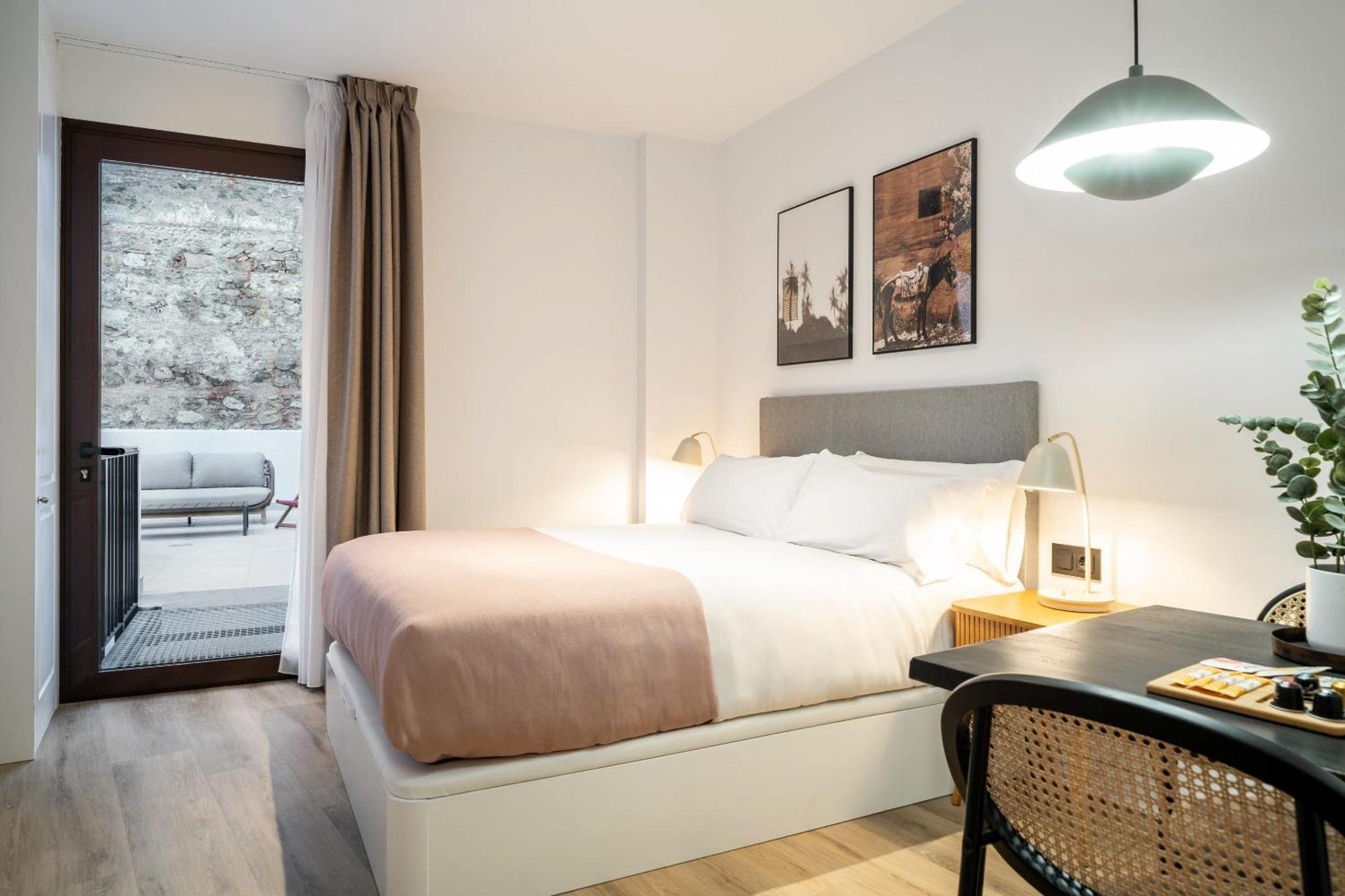 Limehome Malaga Calle Victoria Exteriör bild