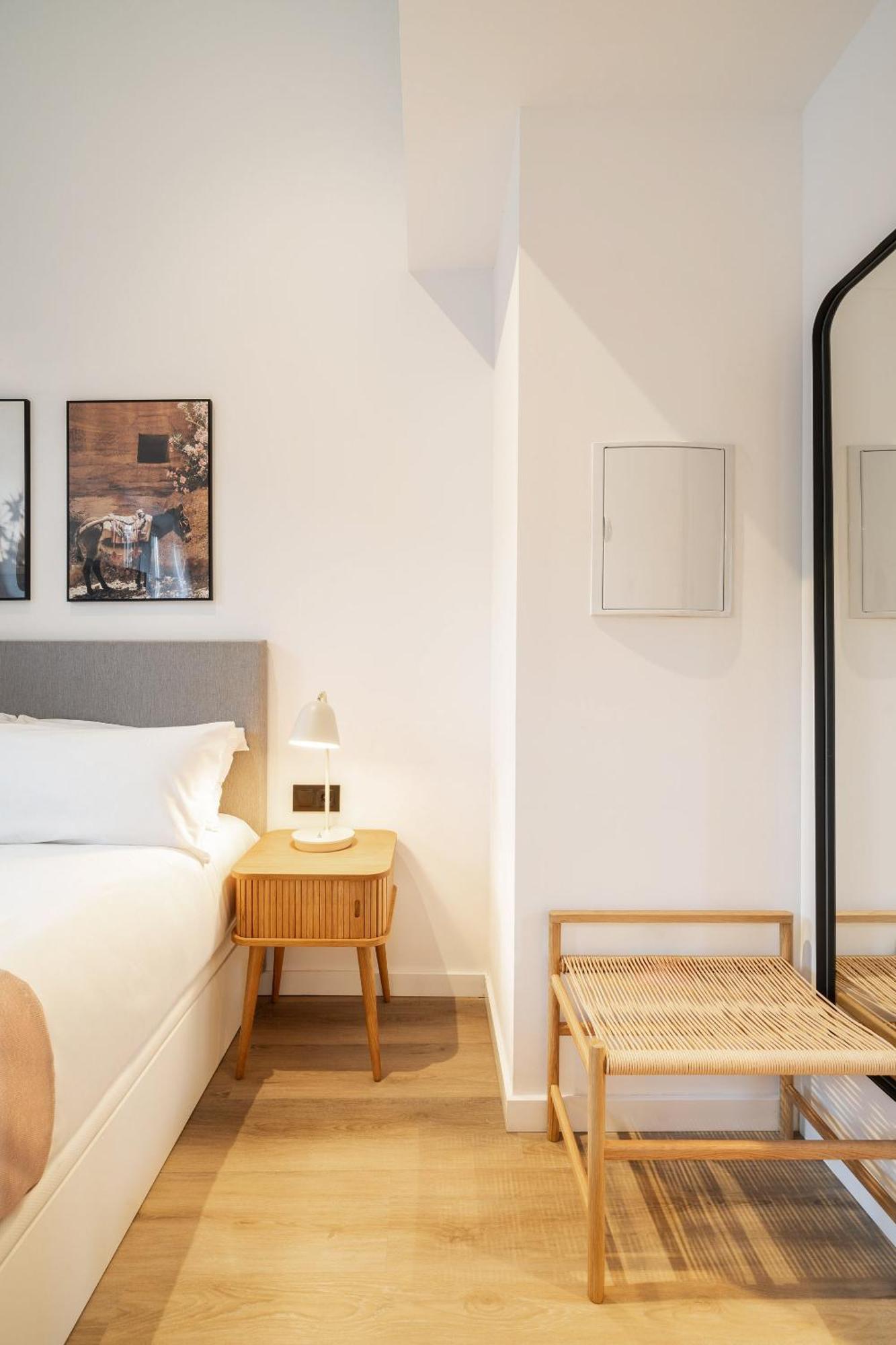 Limehome Malaga Calle Victoria Rum bild
